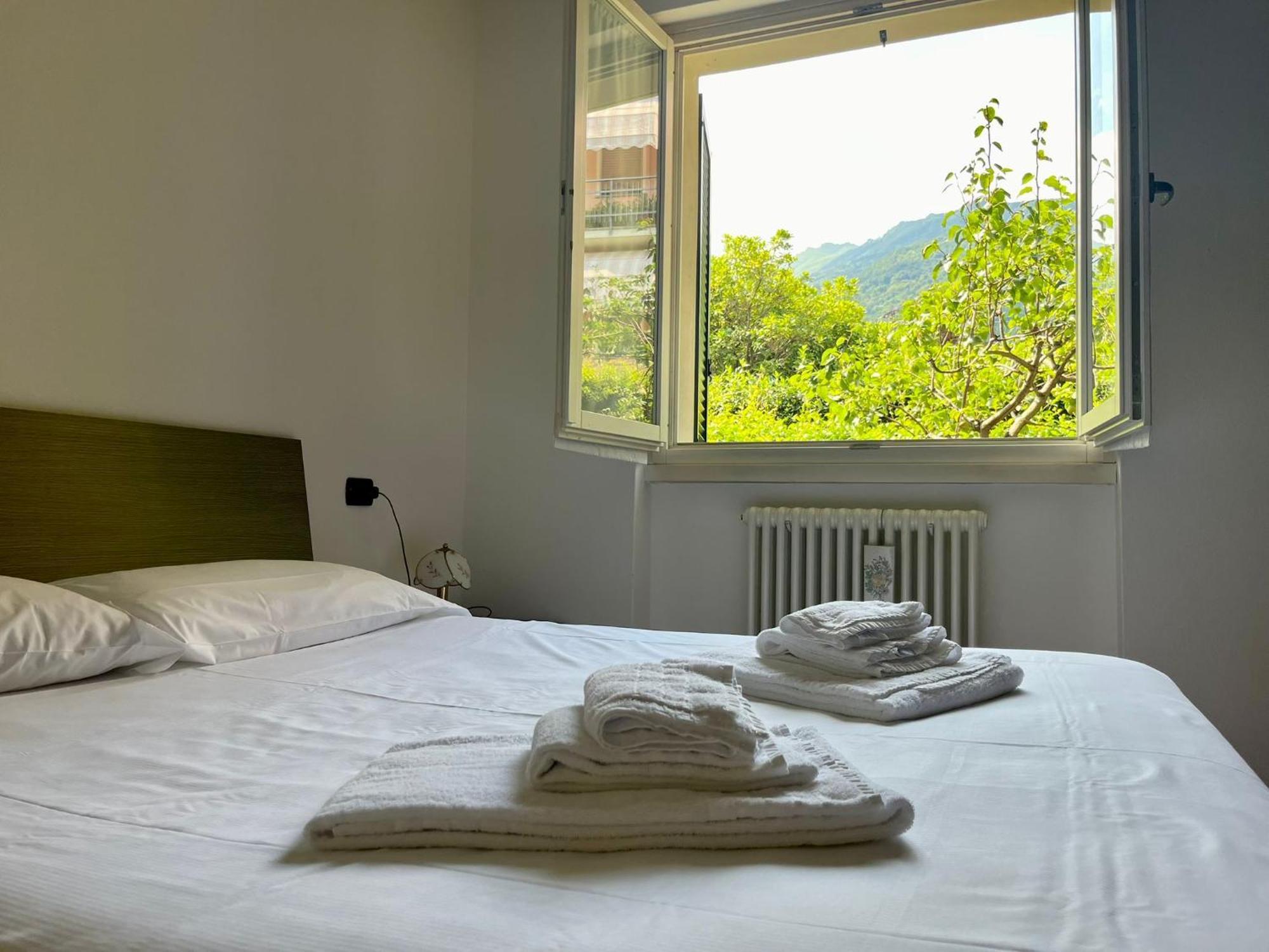 Apartment With Garden And Garage Dongo - Larihome A28 Ngoại thất bức ảnh